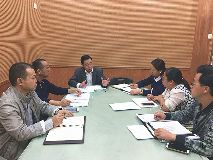 校長(zhǎng)掛帥，齊抓共管防“校園欺凌”——深圳市龍華中英文實(shí)驗(yàn)學(xué)校召開(kāi)校園欺凌專(zhuān)項(xiàng)工作會(huì)議